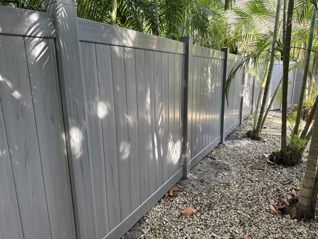 How much does a fence cost in Bradenton?