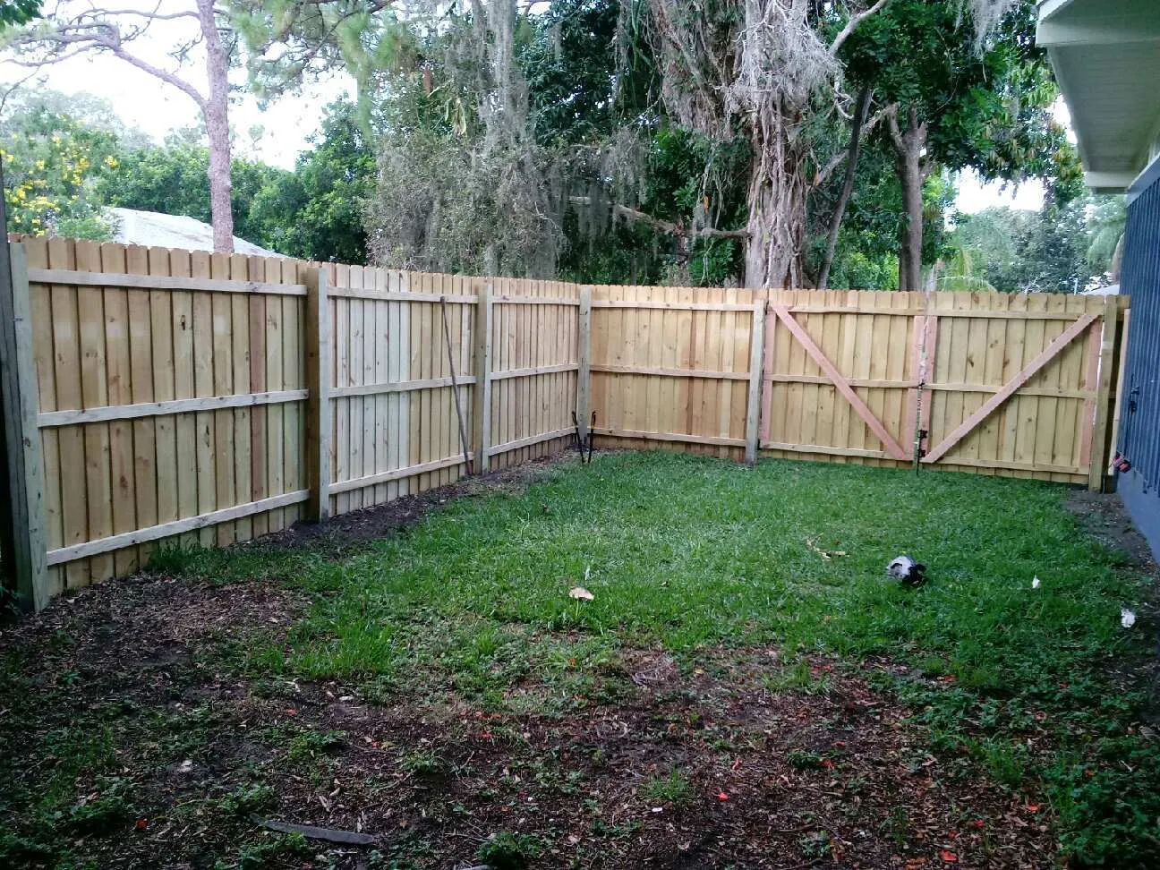 Hurricane season fence prep for Florida homeowners